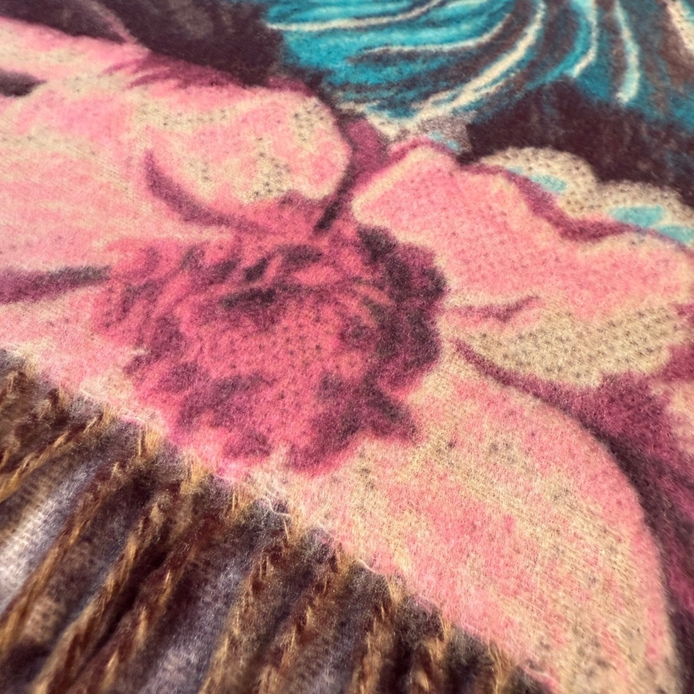 Cashmink‎ Germany Floral Print Acrylic Scarf - Picture 2 of 7
